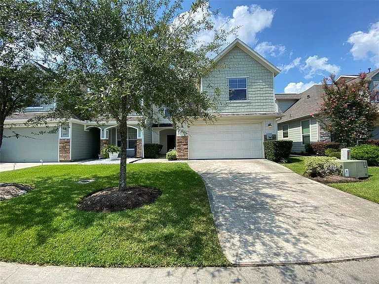 2833 Seaside Dr — Photo 1