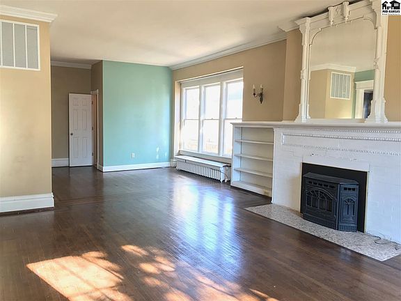 4th image of 420 E Sherman Ave