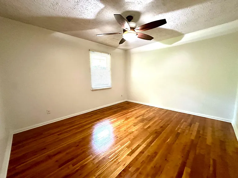 533 Inwood Dr — Photo 9