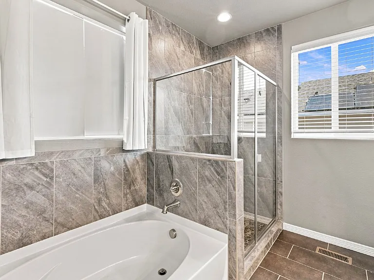 7646 Bigtooth Maple Dr — Photo 17