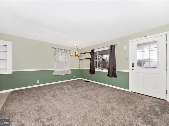 4th image of 1230 Crescent Rd