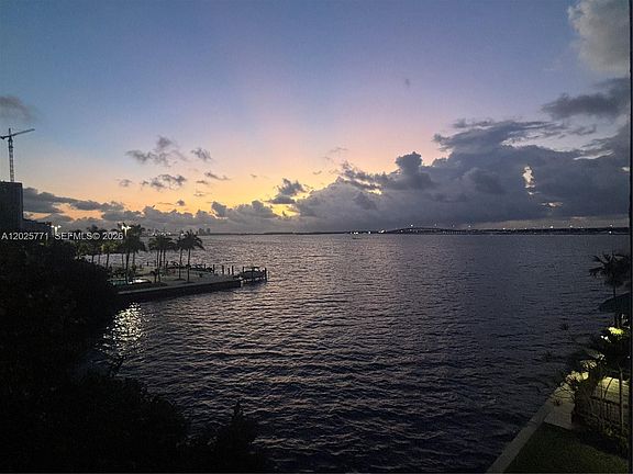 5th image of 2201 Brickell Ave APT 73