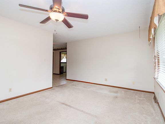 4th image of 411 Priscilla Ln