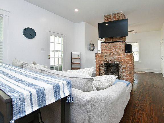 5th image of 152 Avant St #B