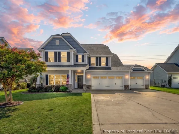 1612 Man O War Dr, Hope Mills, NC 28348