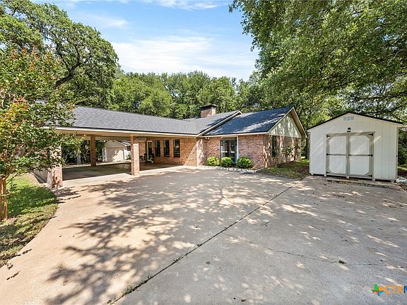 5th image of 1001 Melissa Ct