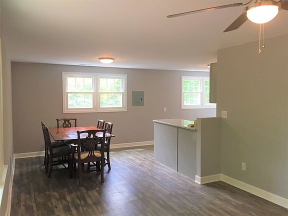 5th image of 207 Crescent Dr