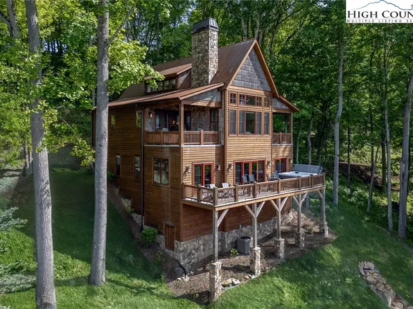 95 Autumn Blaze Court, Banner Elk, NC 28604