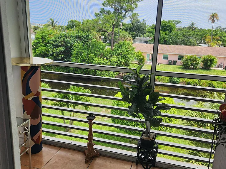 2606 Garden Dr S #304 — Photo 5