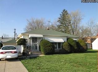 18409 Hazelwood Ave, Maple Heights, OH