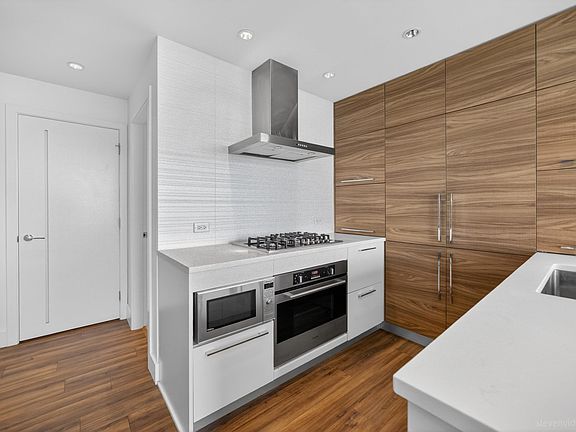 3rd image of 7303 Noble Ln #2008