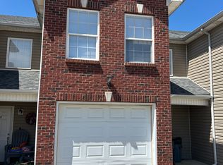 137 Darby Woods Ct, Radcliff, KY 40160