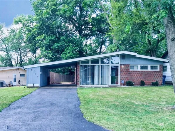 8400 Chalons Ct, Saint Louis, MO 63134