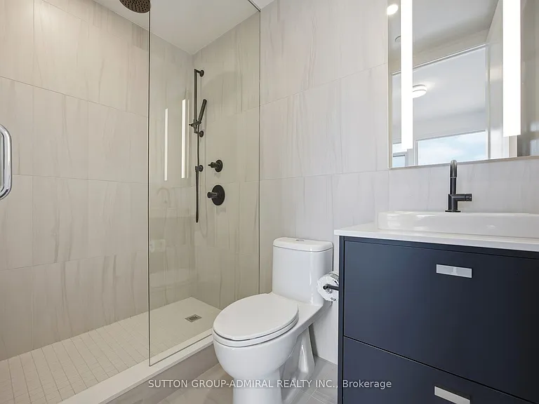 399 Royal Orchard Blvd #LPH16 — Photo 8
