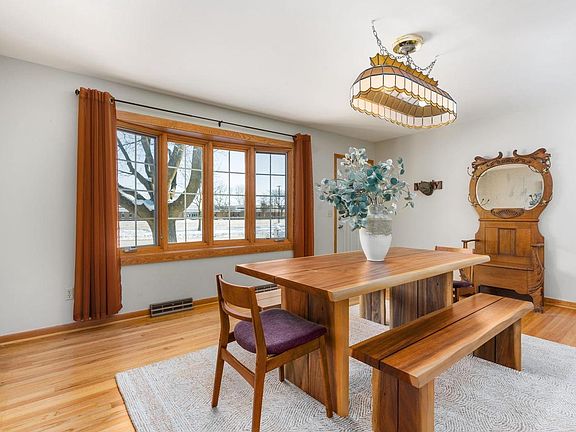 2nd image of 585 North Perry Parkway