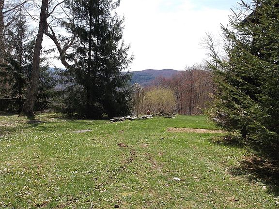 5th image of 176 Davis Ln