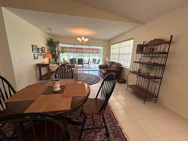 1880 SW Springfield Ct — Photo 25