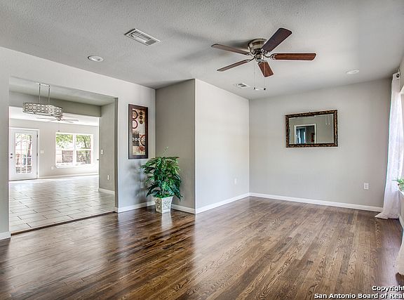 3rd image of 218 Burwood Ln