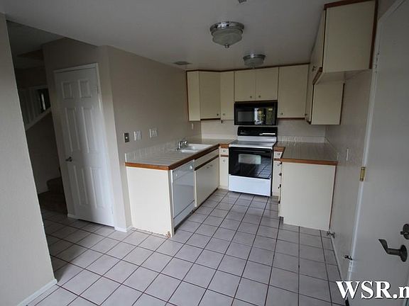 4th image of 701 E Church Pl #6
