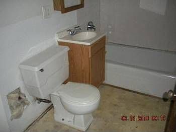 2nd image of 2807 S Avers Ave