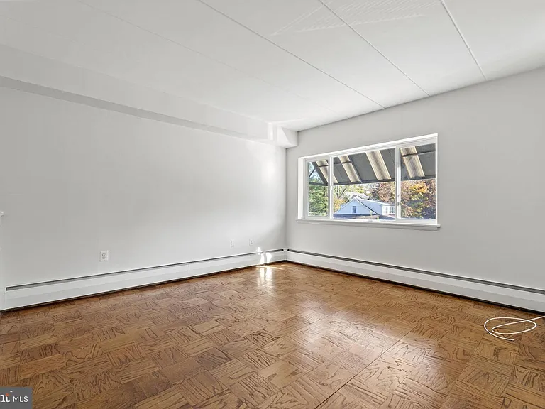6301A N Charles St #102 — Photo 8
