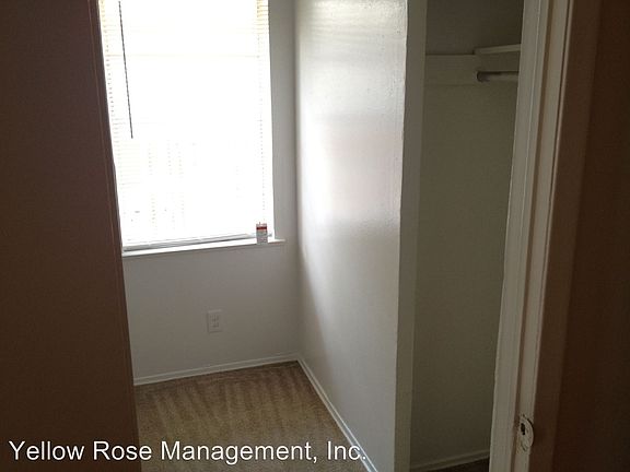 4th image of 709 N Pecan St APT D
