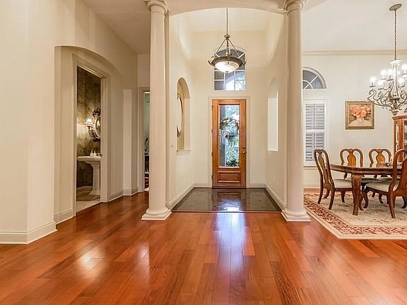 3rd image of 1919 Floresta View Dr