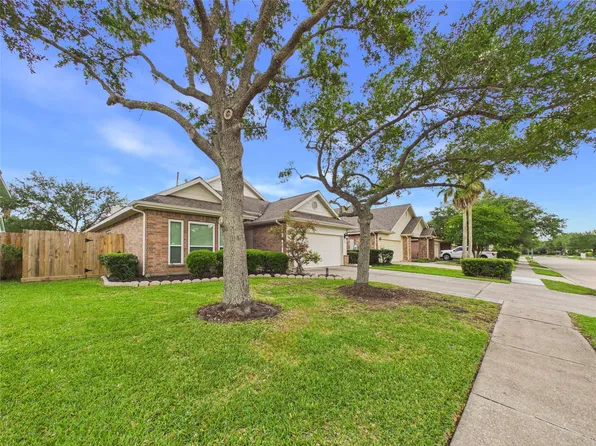 1734 Roaring Springs Lane, Pasadena, TX 77586