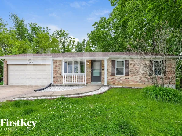 307 W Sunny Hill Blvd, Saint Peters, MO 63376