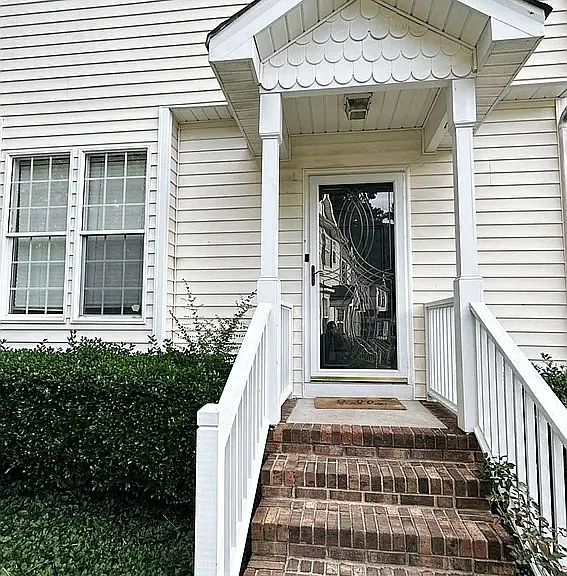 2226 Trailwood Valley Cir — Photo 1