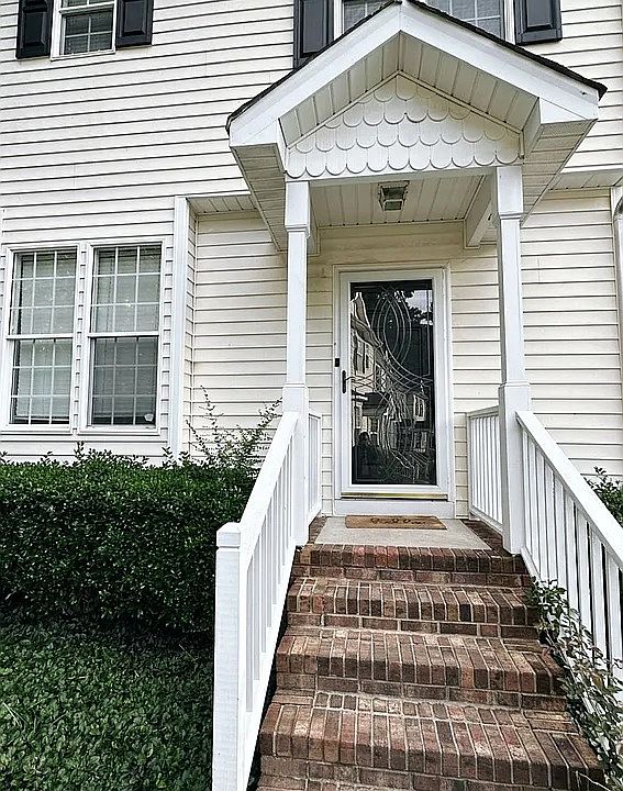 1st image of 2226 Trailwood Valley Cir