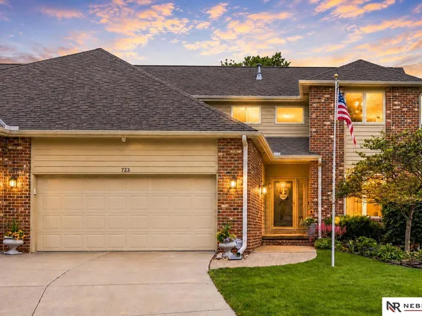 723 Lancashire Ct, Lincoln, NE 68510