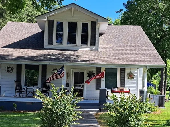 620 W 3rd St, Rector, AR 72461