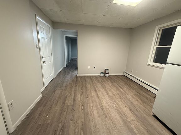 2nd image of 565 W Main St