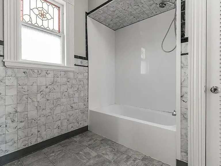 24 Lamb St #1 — Photo 5