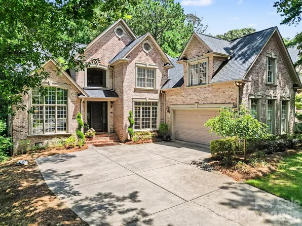 109 Whiterock Dr, Mount Holly, NC 28120