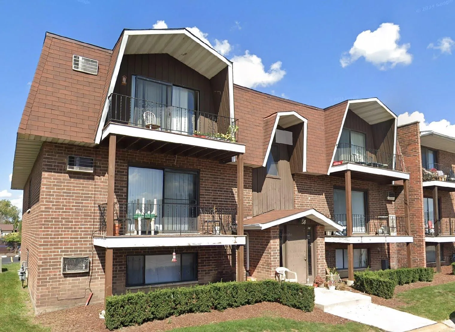 4 bed, 1600 sqft, $2,600 — Photo 1