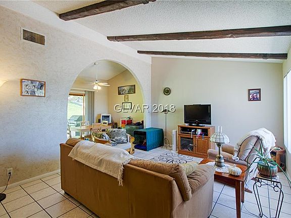 2nd image of 524 Woodcrest Ct