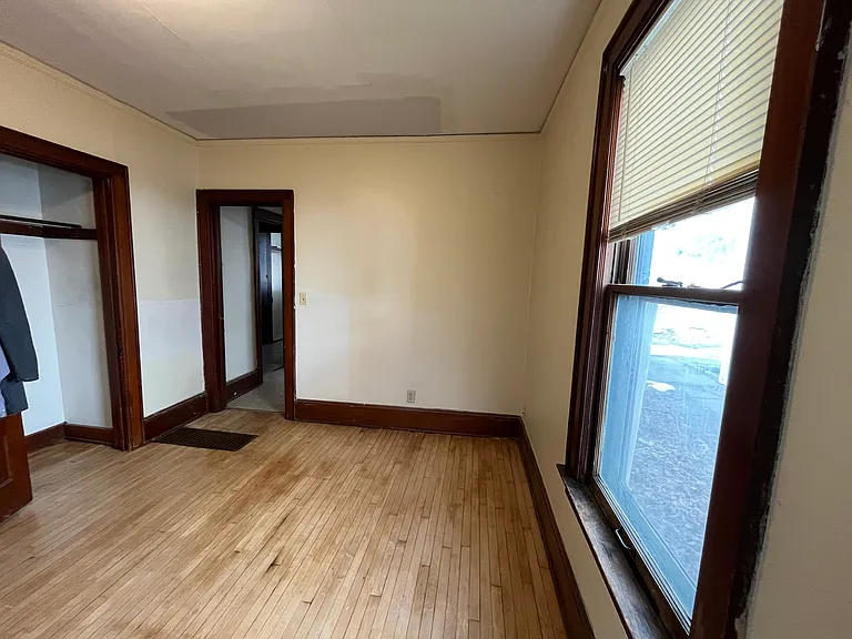 2943 N Newhall St — Photo 11
