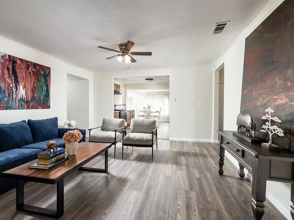 2808 Elm Park