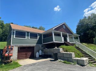 989 Blackhawk Rd, Beaver Falls, PA 15010