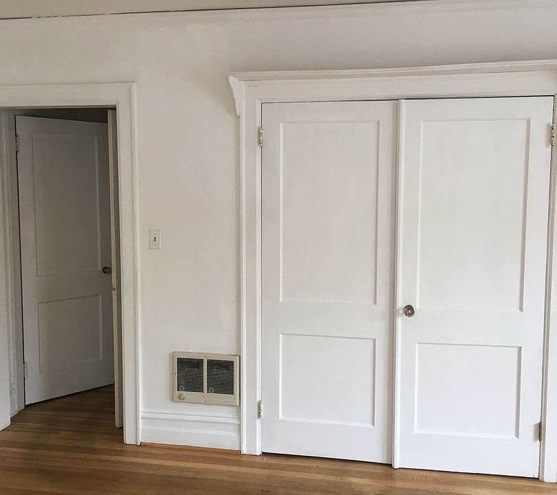 2nd image of 2207 NW Flanders St APT 101