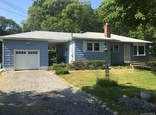 50 Pine St, East Patchogue, NY 11772