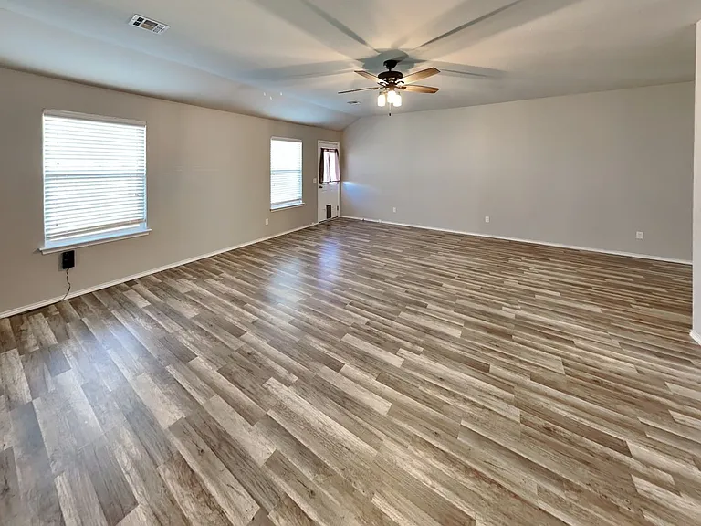1901 W Autumn Way — Photo 5
