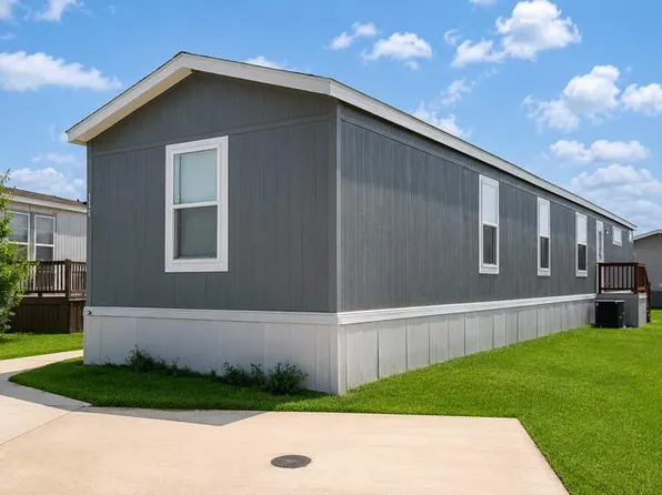 111 Shorty Ct, New Braunfels, TX 78130