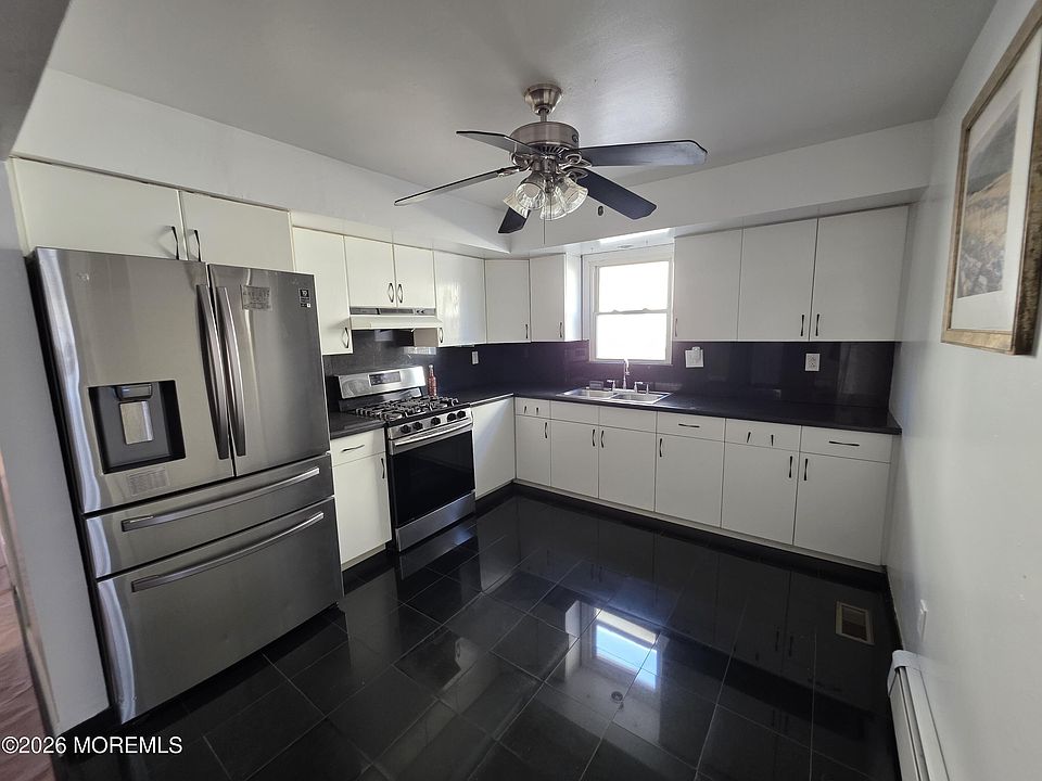 1st image of 71 Newark Pl Floor 1