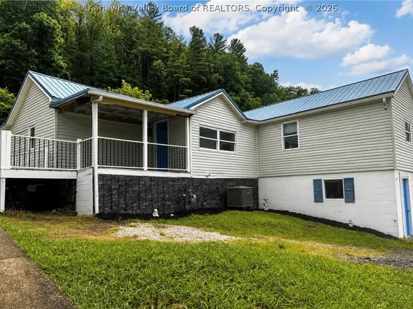 906 Main St, Chapmanville, WV 25508