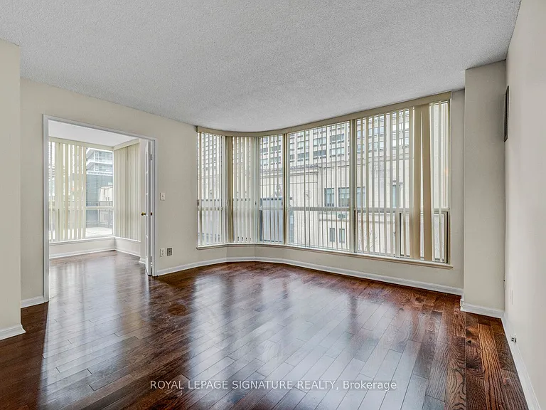 7 Carlton St #306 — Photo 5