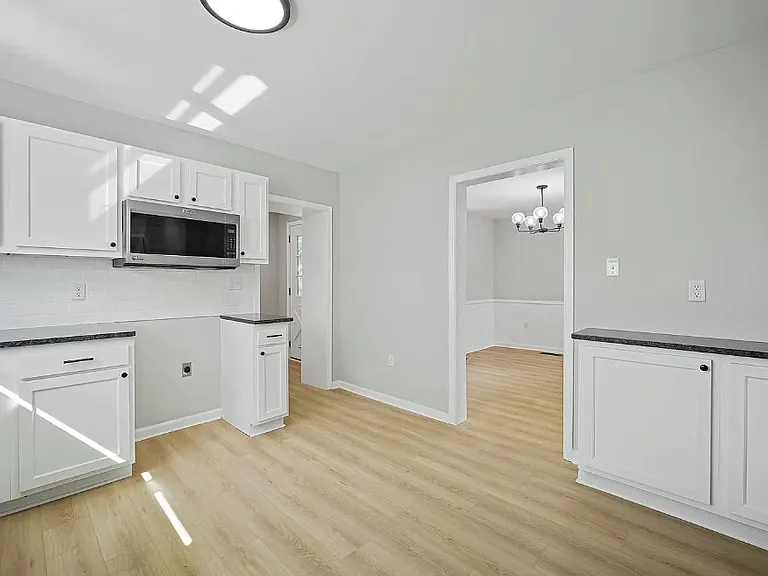 837 Virginia Ave — Photo 18