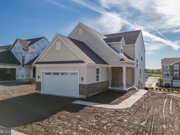 208 Hampton Ct, Harleysville, PA 19438